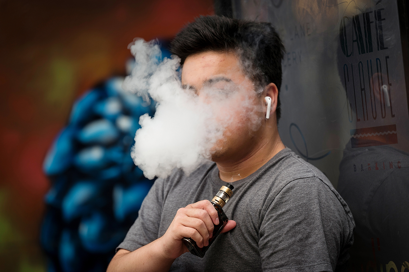 Mysterious Vaping Lung Injuries May Have Flown Under Regulatory