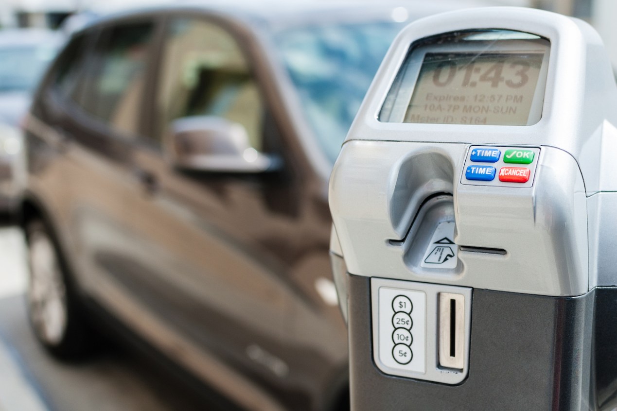 Electronic/digital parking meter with time left