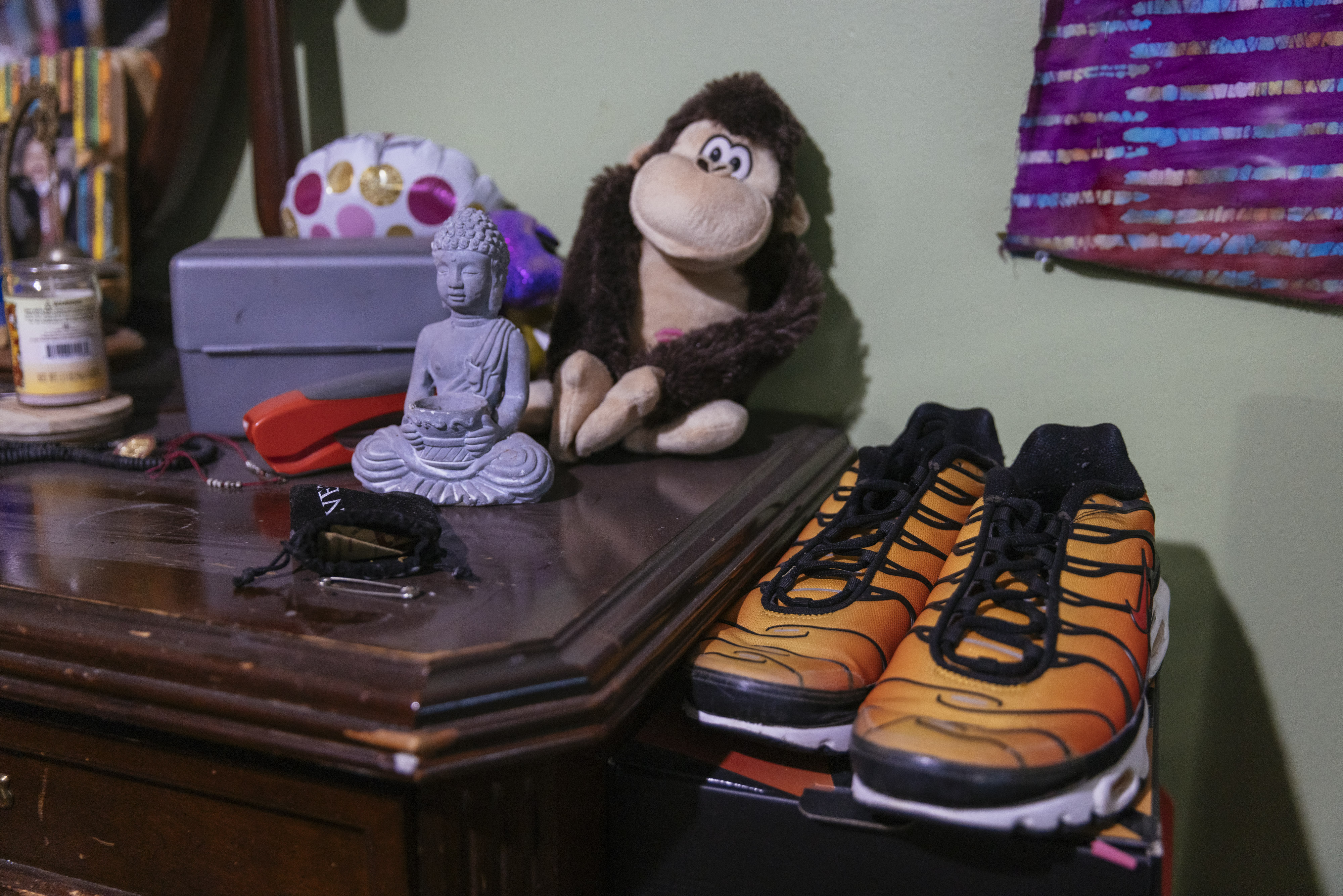 Jamal Clay's belongings on a dresser in his room