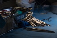 A photo shows surgical instruments during a medical procedure.