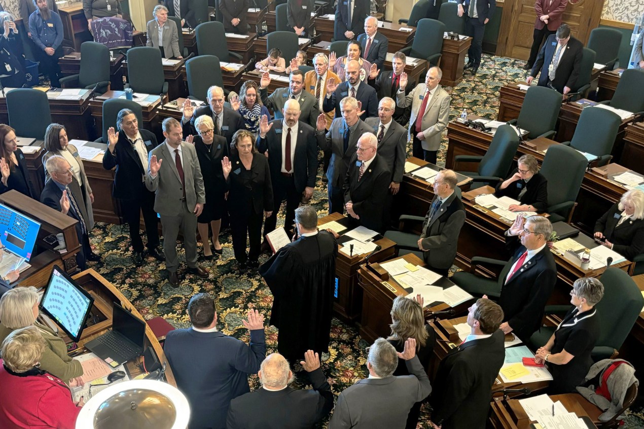 A photo of new Montana state senators being sworn in.