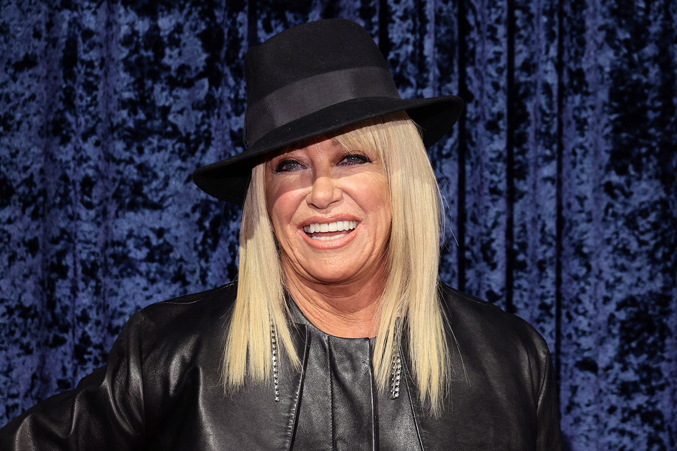 A photo of Suzanne Somers posing for a photo.