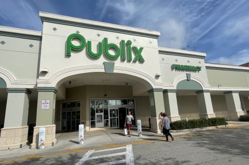 A photo of the exterior of a Publix grocery store.