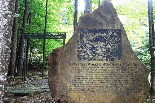 A photo of an memorial for the workers killed in the Hawks Nest Tunnel disaster.