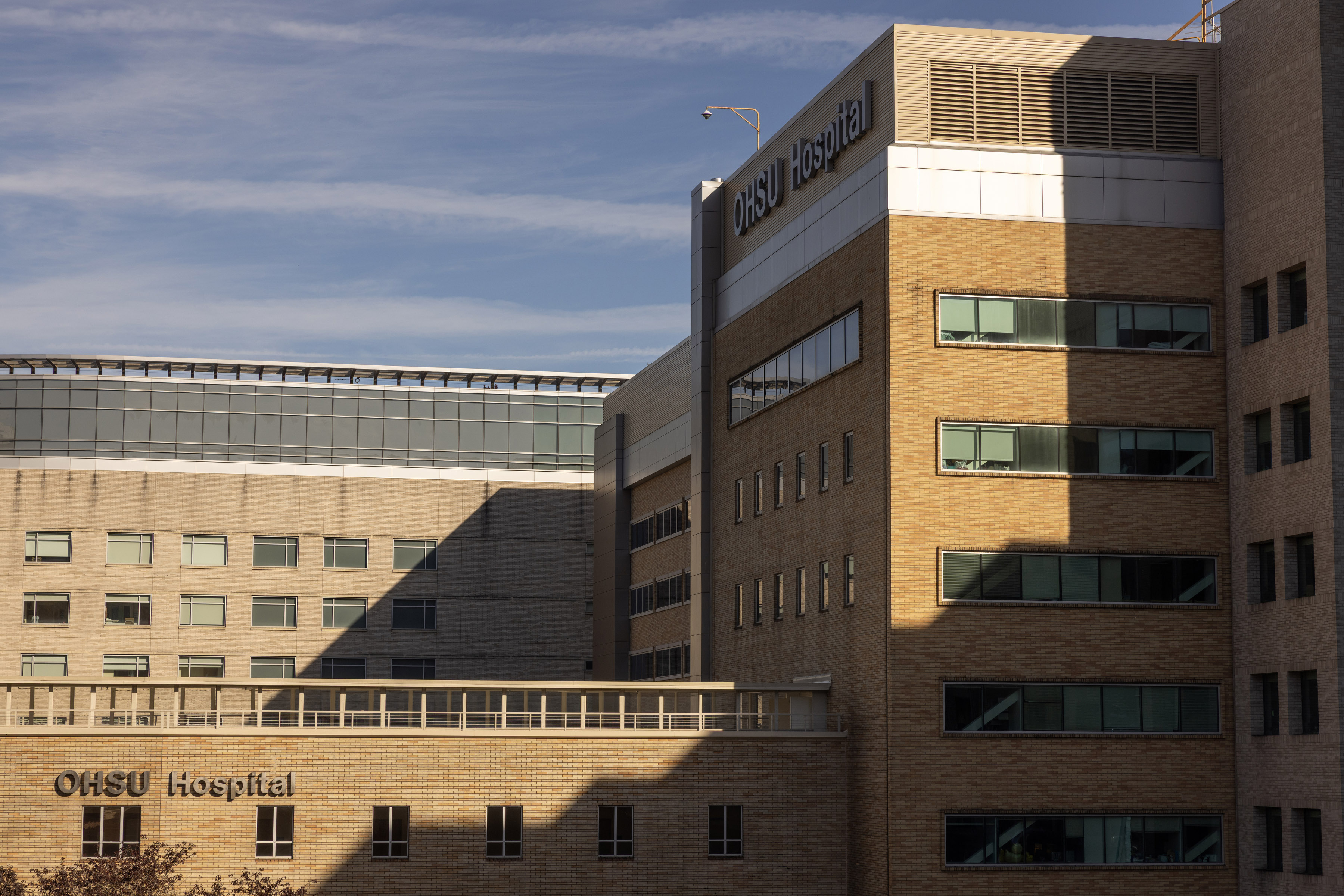 An image of buildings with the signage "OHSU Hospital"